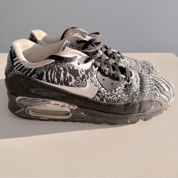 Nike Air Max Running Shoes - Picture 4 of 4